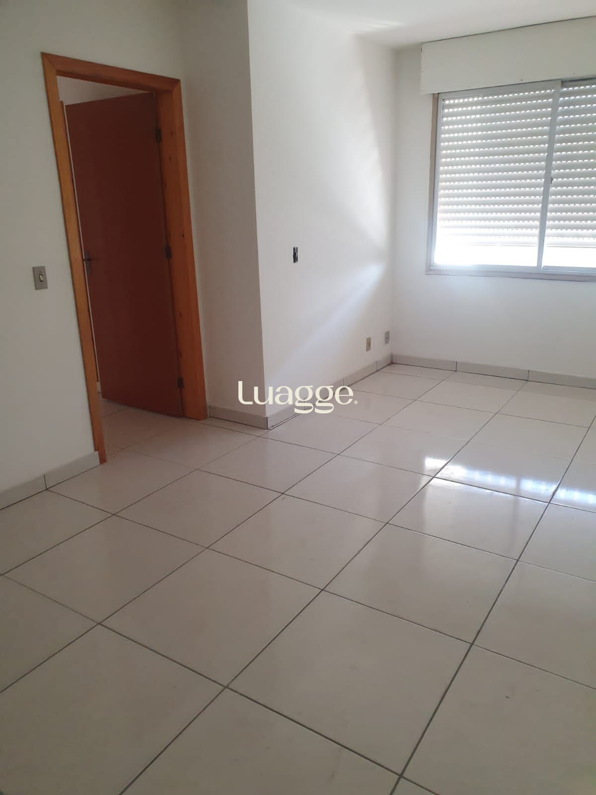 Apartamento à venda com 3 quartos, 81m² - Foto 2
