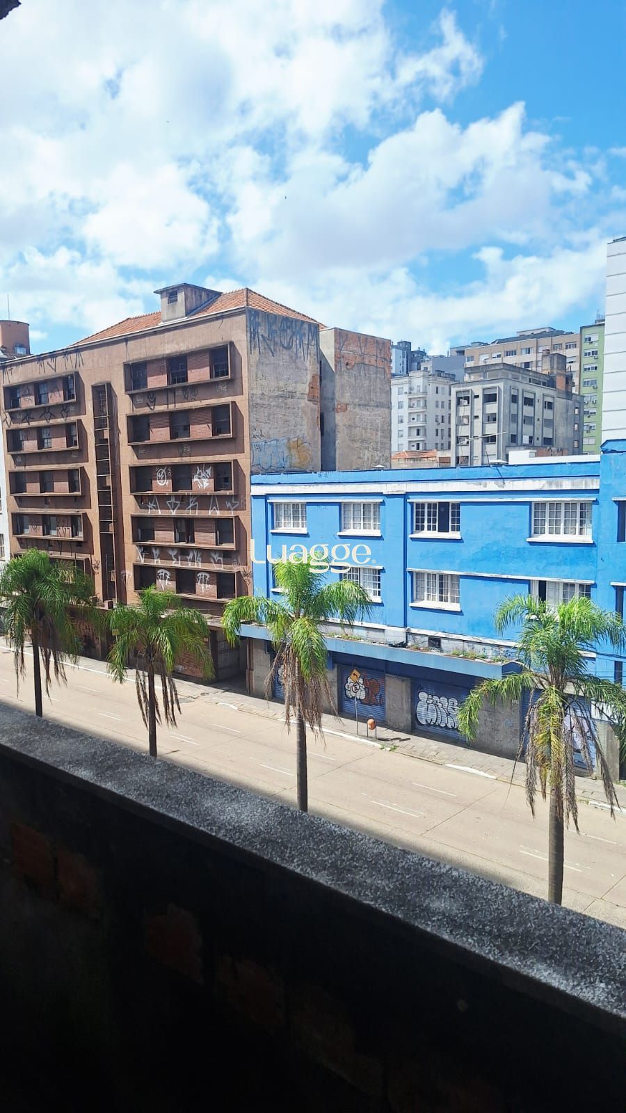 Oportunidade para Reforma no Centro – Próximo à Faculdade e Hospital- POA/RS