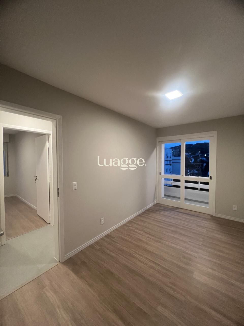 Apartamento à venda com 3 quartos, 79m² - Foto 2