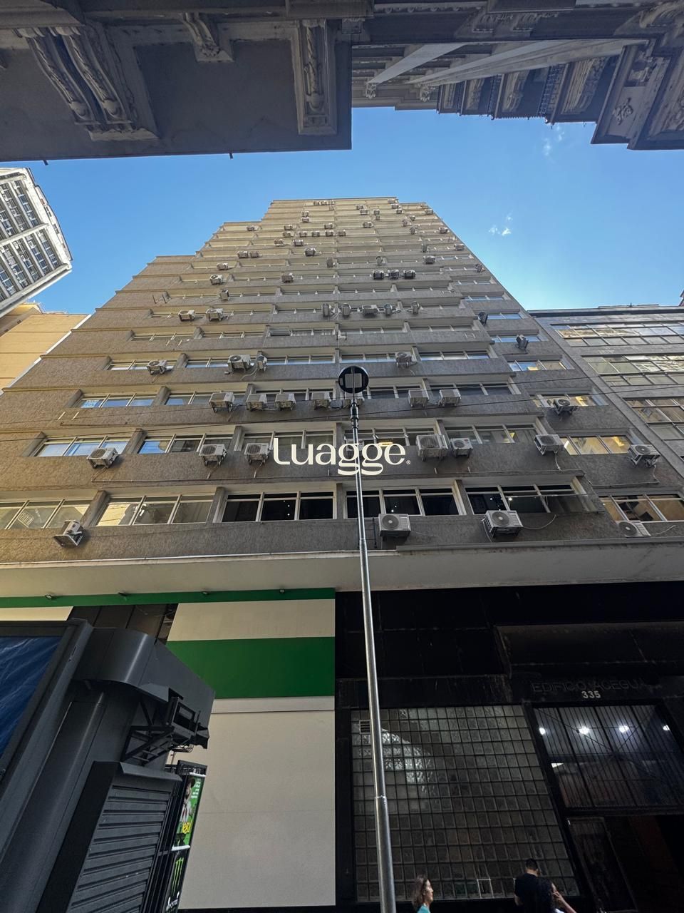 **Sala Comercial no Centro Histórico de Porto Alegre**