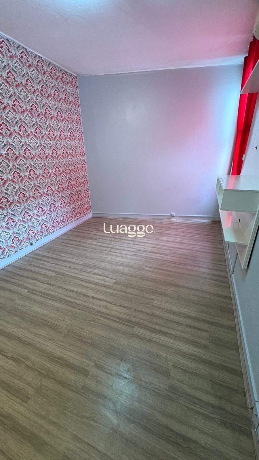 QUARTO-COM-PAPEL-DE-PAREDE