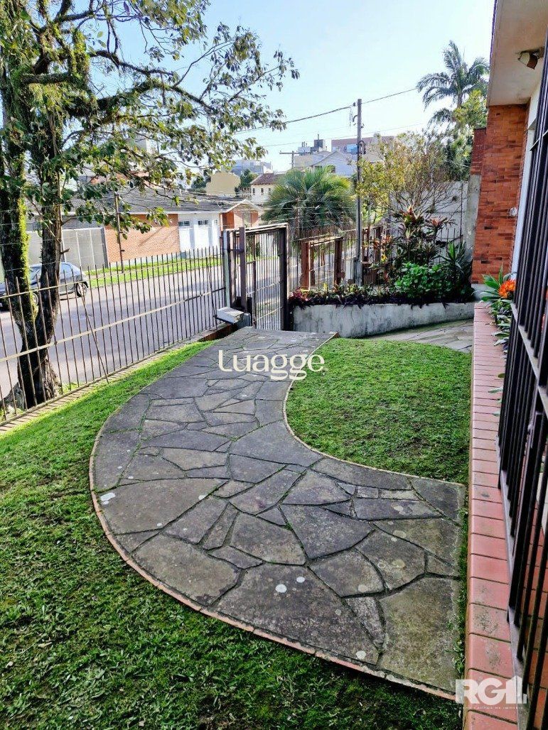 Casa à venda com 4 quartos, 181m² - Foto 3
