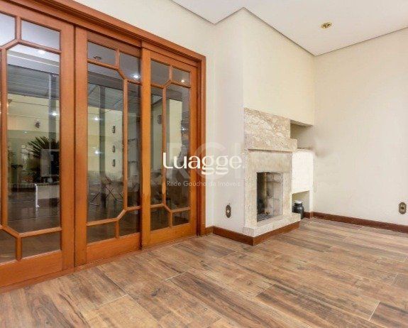 Casa à venda com 5 quartos, 251m² - Foto 1