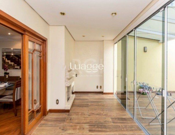 Casa à venda com 5 quartos, 251m² - Foto 3