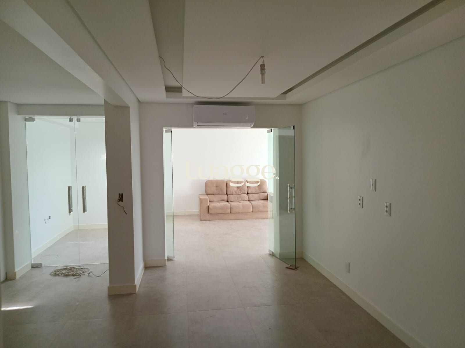 Apartamento à venda com 3 quartos, 131m² - Foto 3