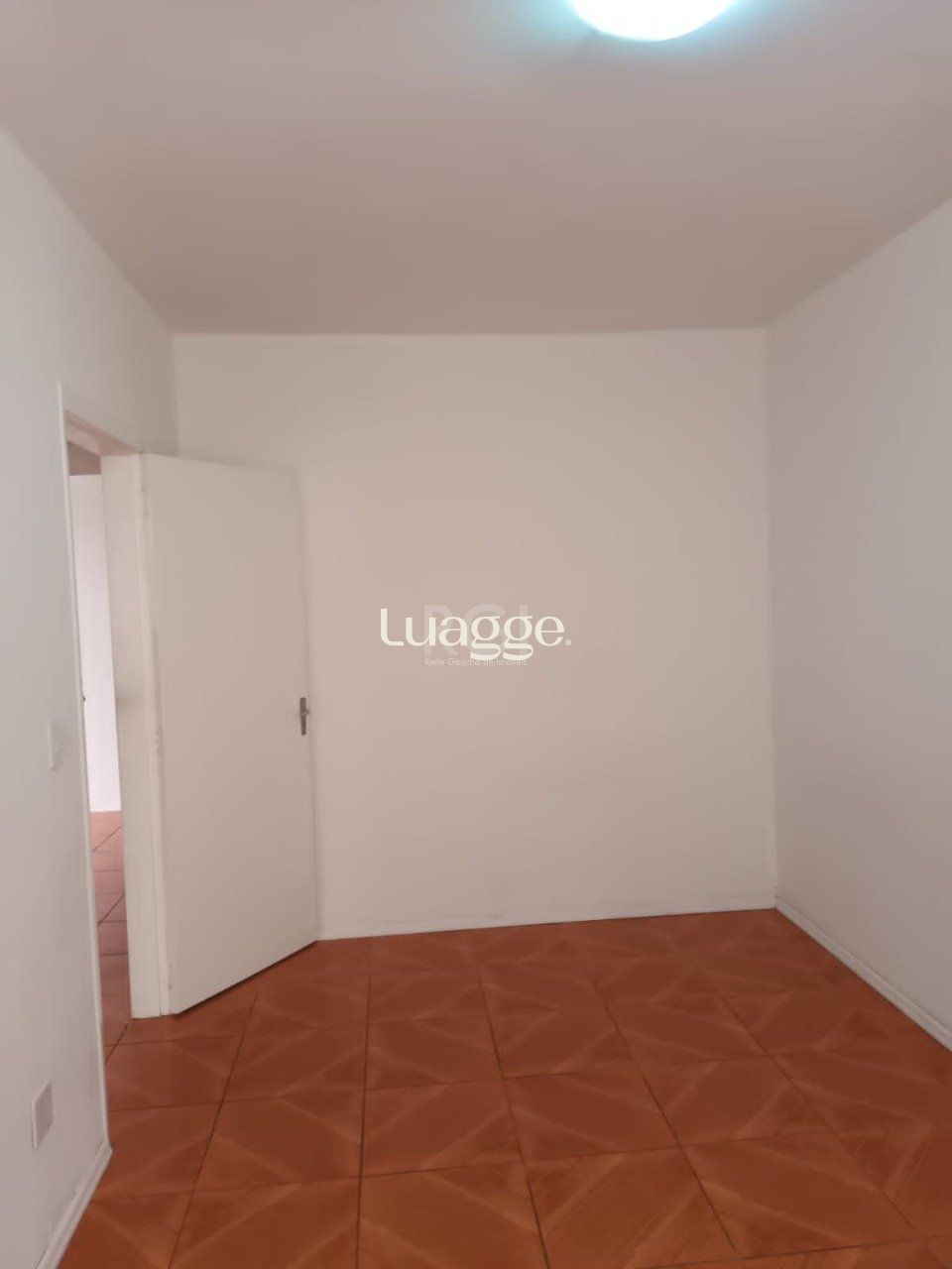 Apartamento à venda com 2 quartos, 72m² - Foto 2