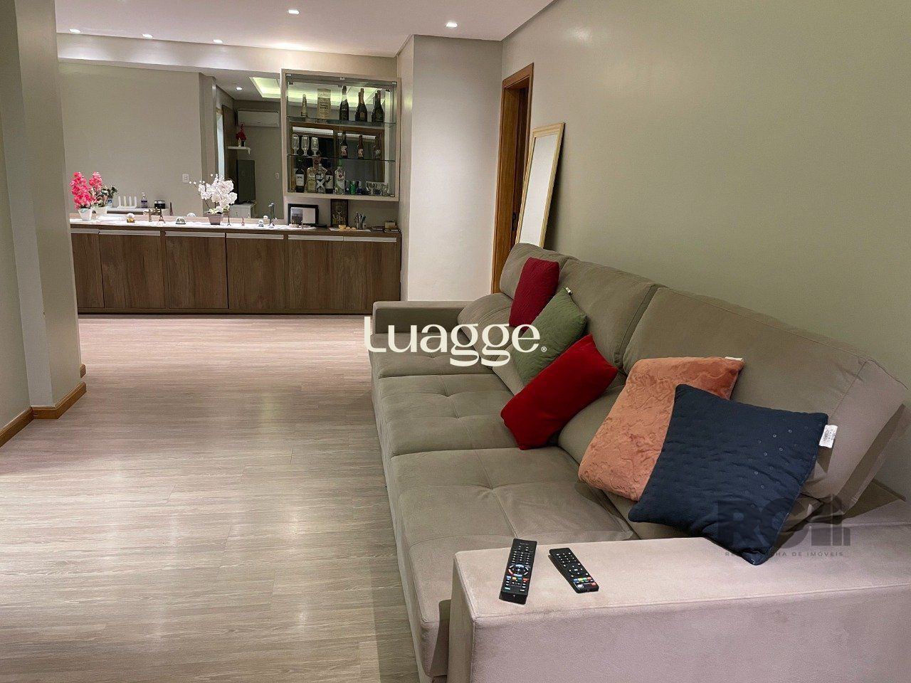 Apartamento à venda com 3 quartos, 119m² - Foto 2