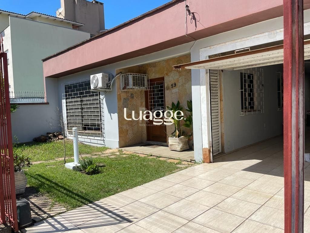 Casa à venda com 3 quartos, 79m² - Foto 1