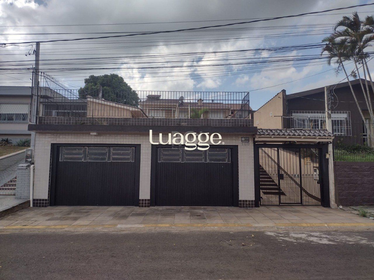 Sobrado à venda com 4 quartos, 352m² - Foto 1