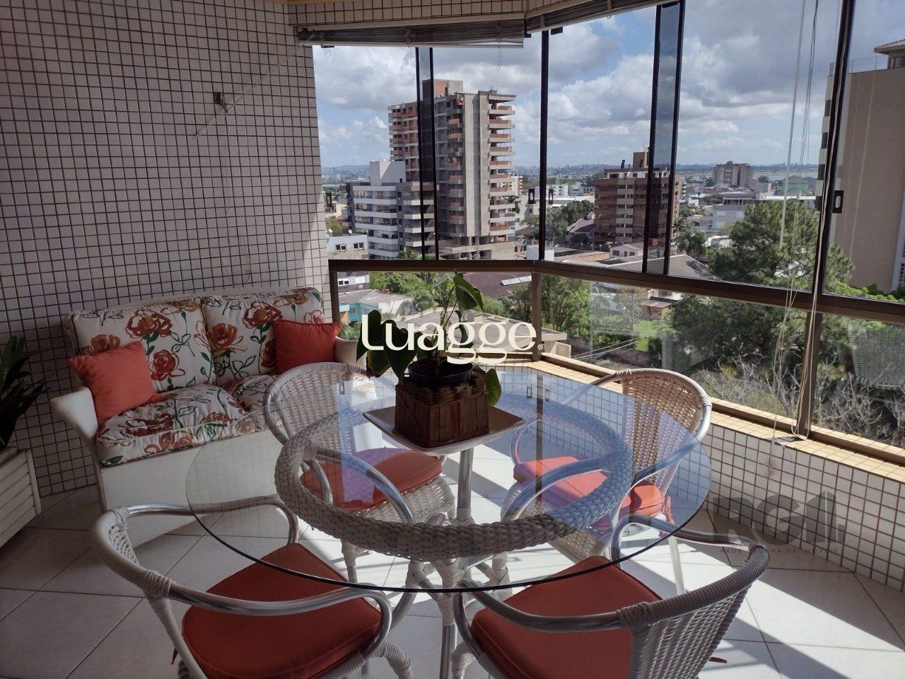 Apartamento à venda com 3 quartos, 189m² - Foto 3