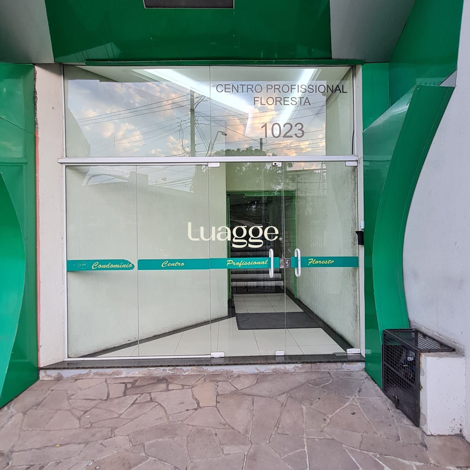 Sala Comercial, à venda, 33 m², Floresta - Porto Alegre — foto 2