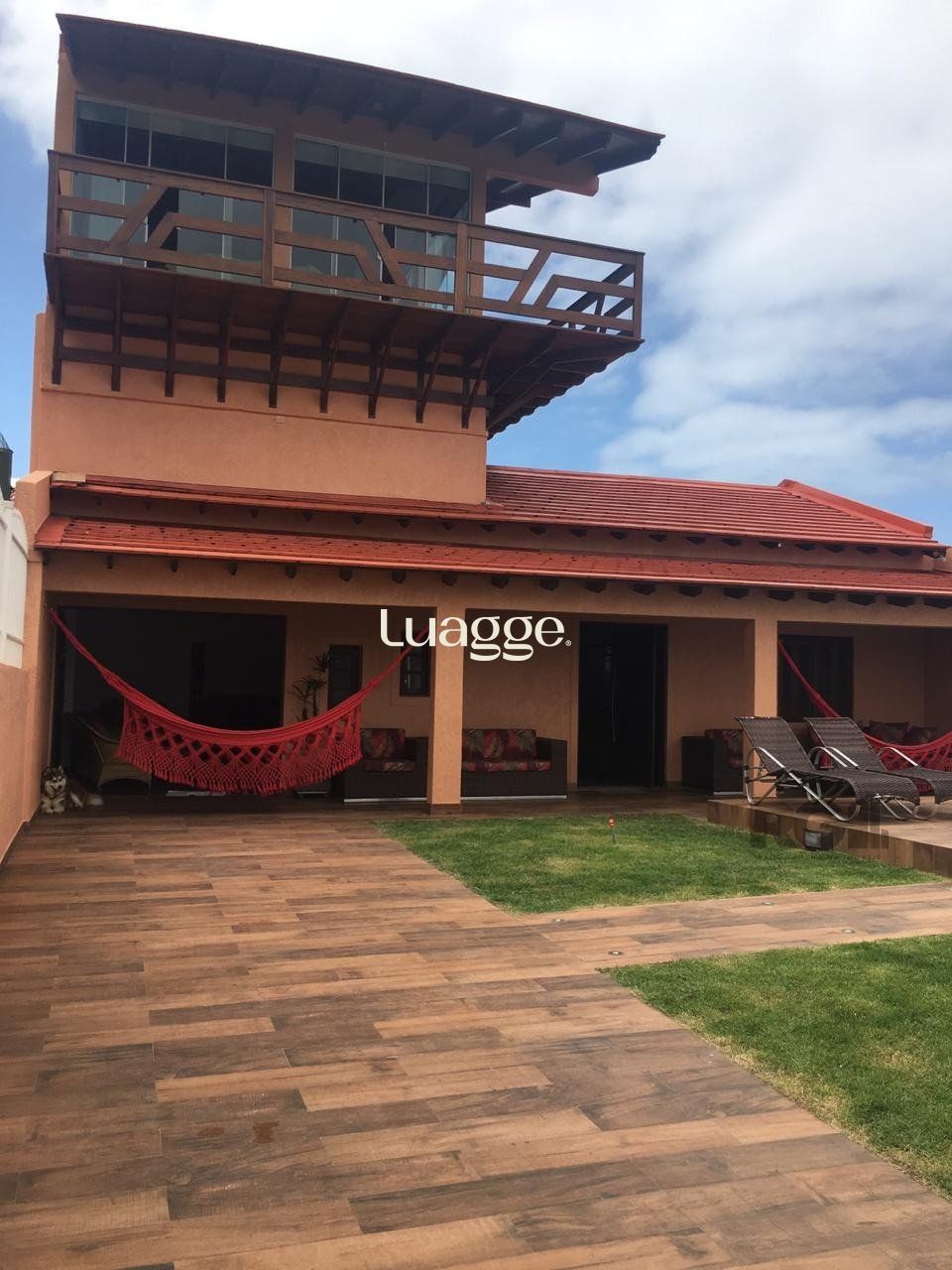 Casa à venda com 3 quartos, 301m² - Foto 1