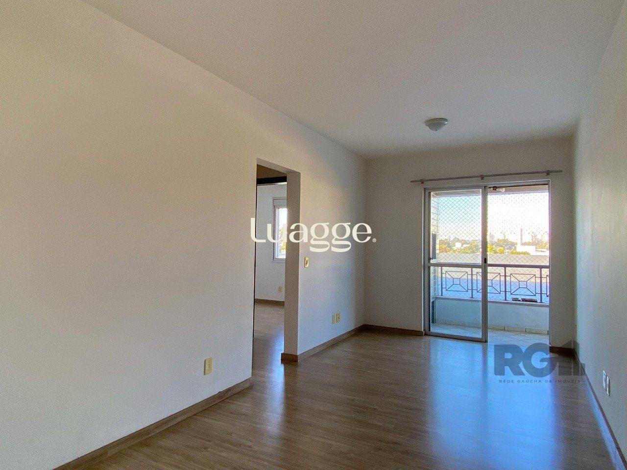 Apartamento à venda com 2 quartos, 61m² - Foto 1