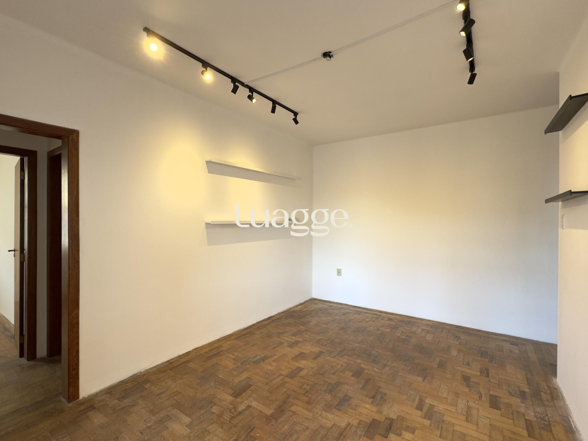 Apartamento à venda com 3 quartos, 70m² - Foto 4