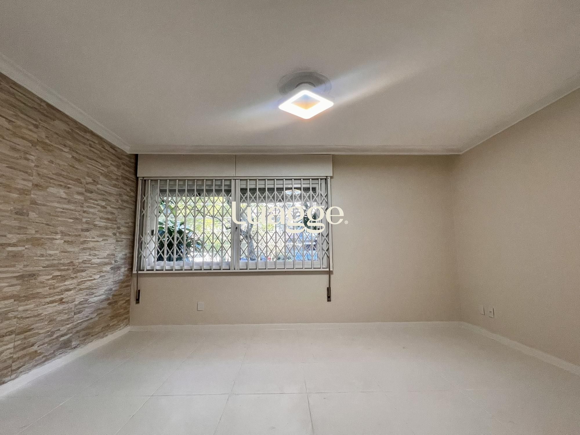 Apartamento térreo, 3 dormitórios com vaga de garagem