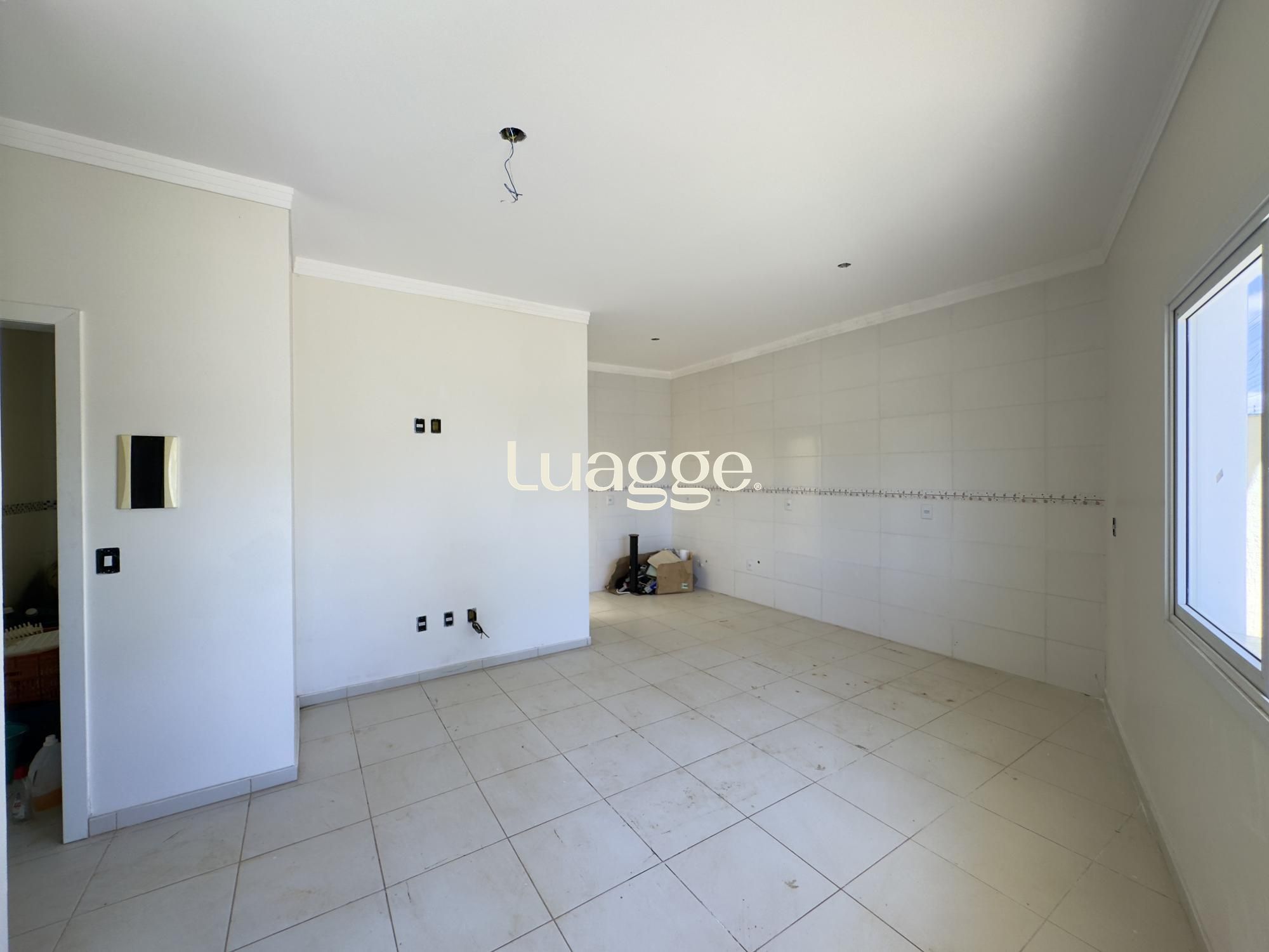 Casa em condomínio com 2 dormitórios, vaga de garagem e churrasqueira na Olaria