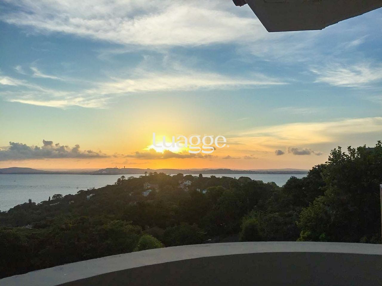 Casa à venda com 3 quartos, 280m² - Foto 2