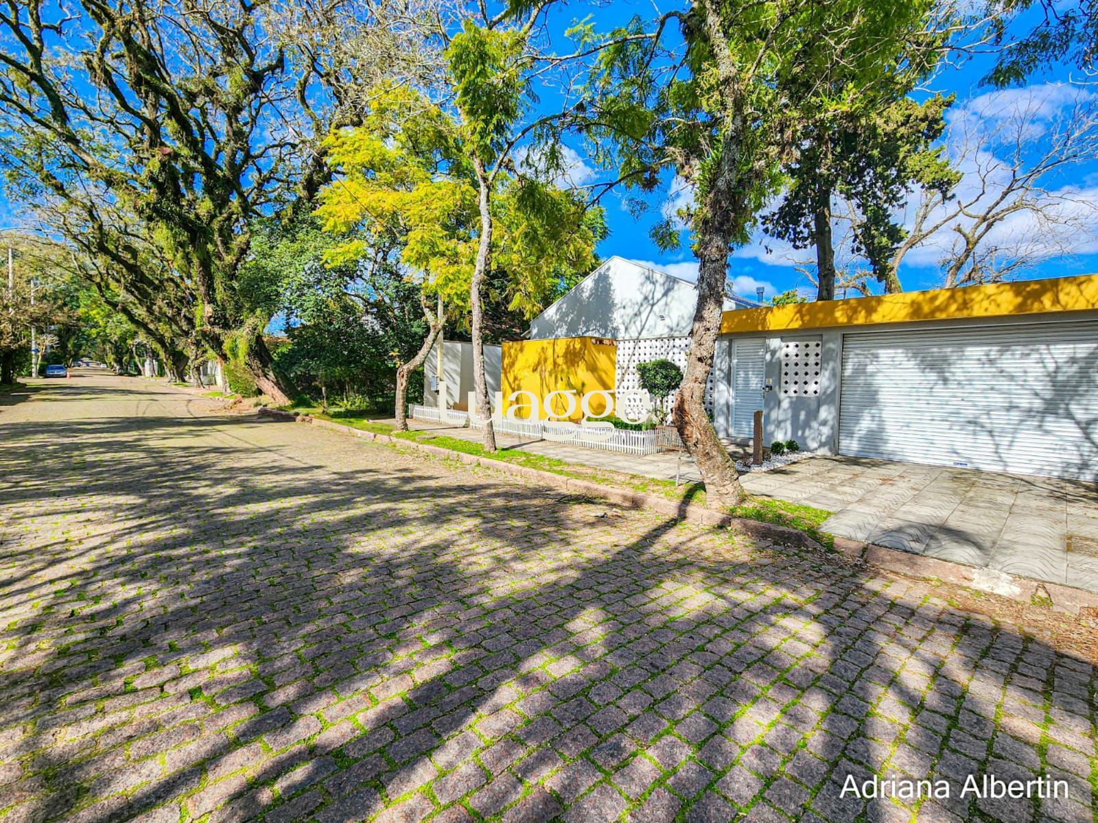 Casa à venda com 5 quartos, 281m² - Foto 2