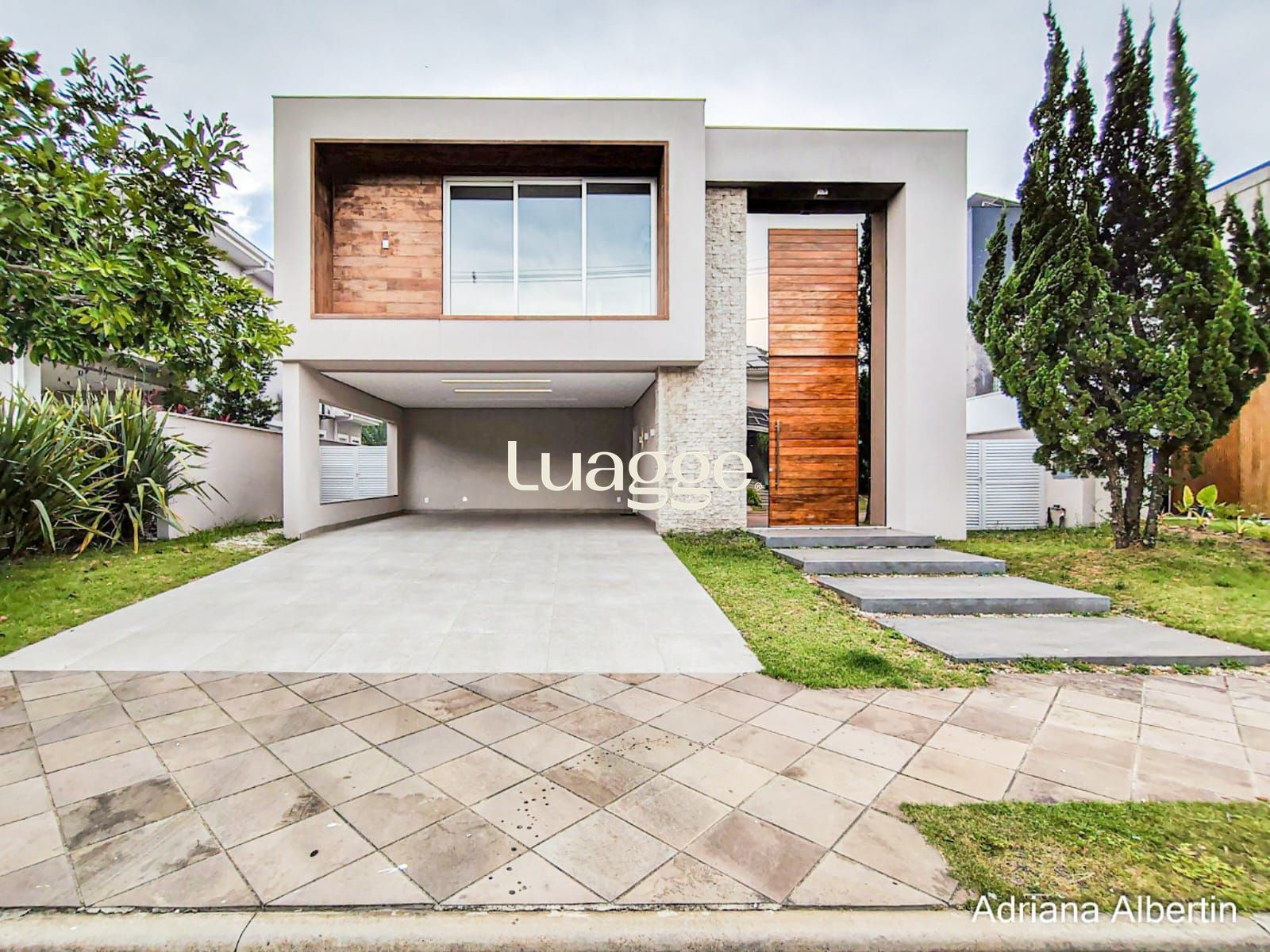 Casa com 400m² e 4 suítes