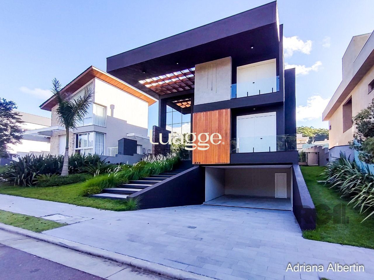 Casa de Condomínio à venda com 4 quartos, 290m² - Foto 3