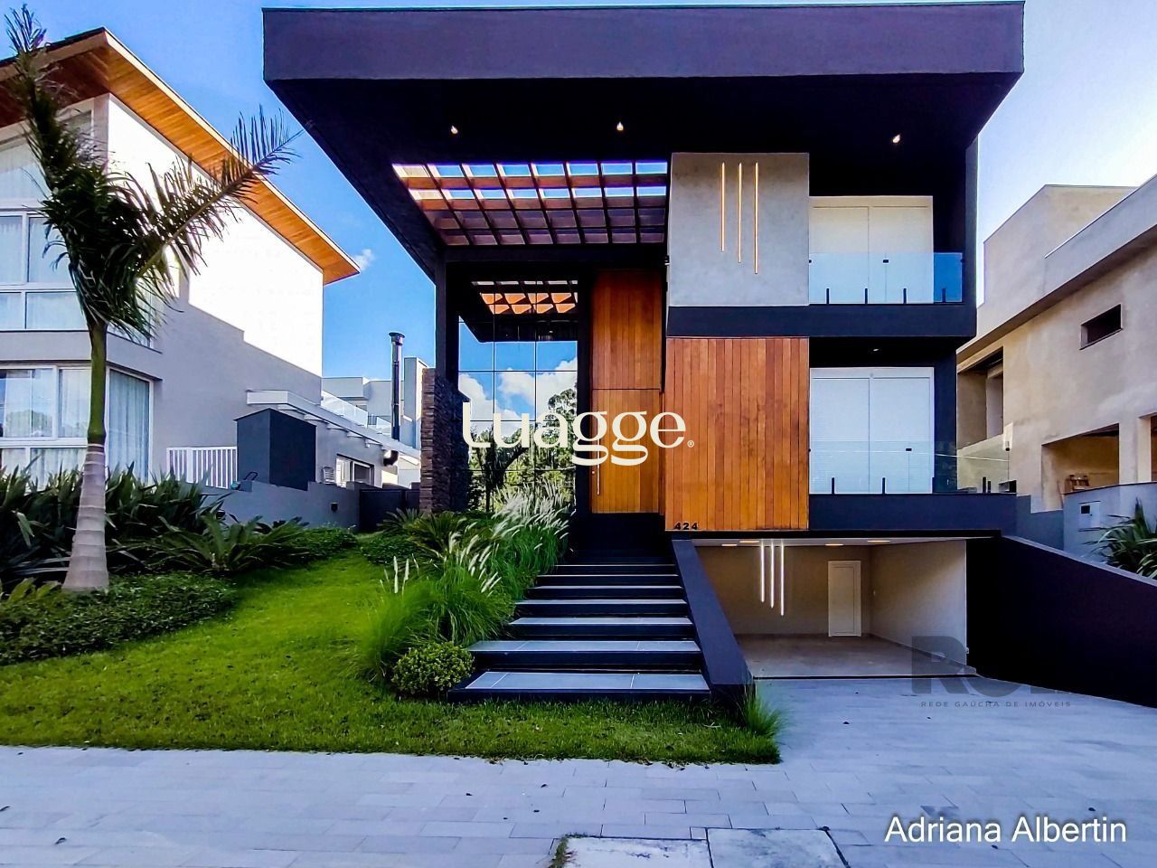 Casa de Condomínio à venda com 4 quartos, 290m² - Foto 1