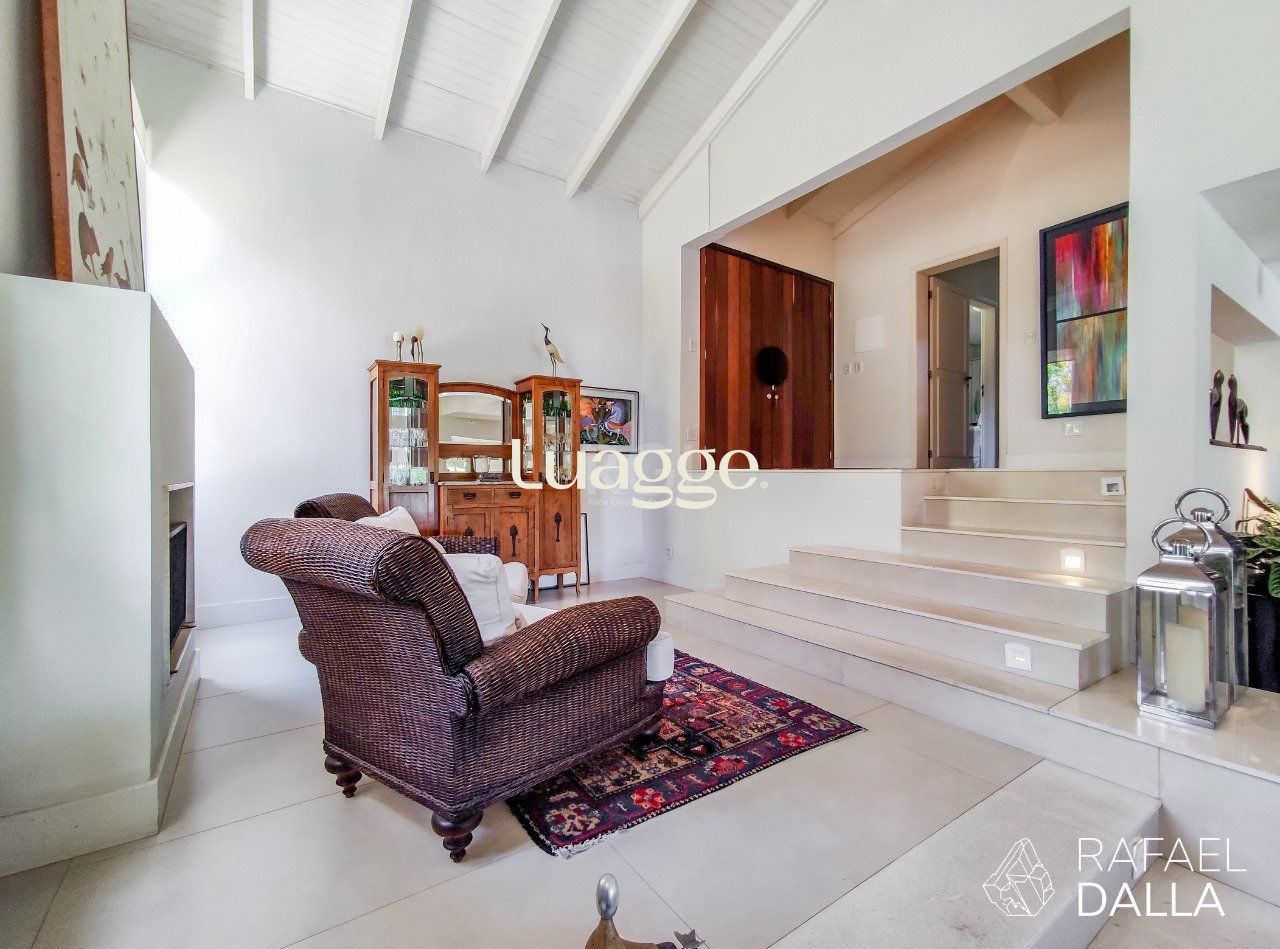 Casa de Condomínio à venda com 3 quartos, 449m² - Foto 3