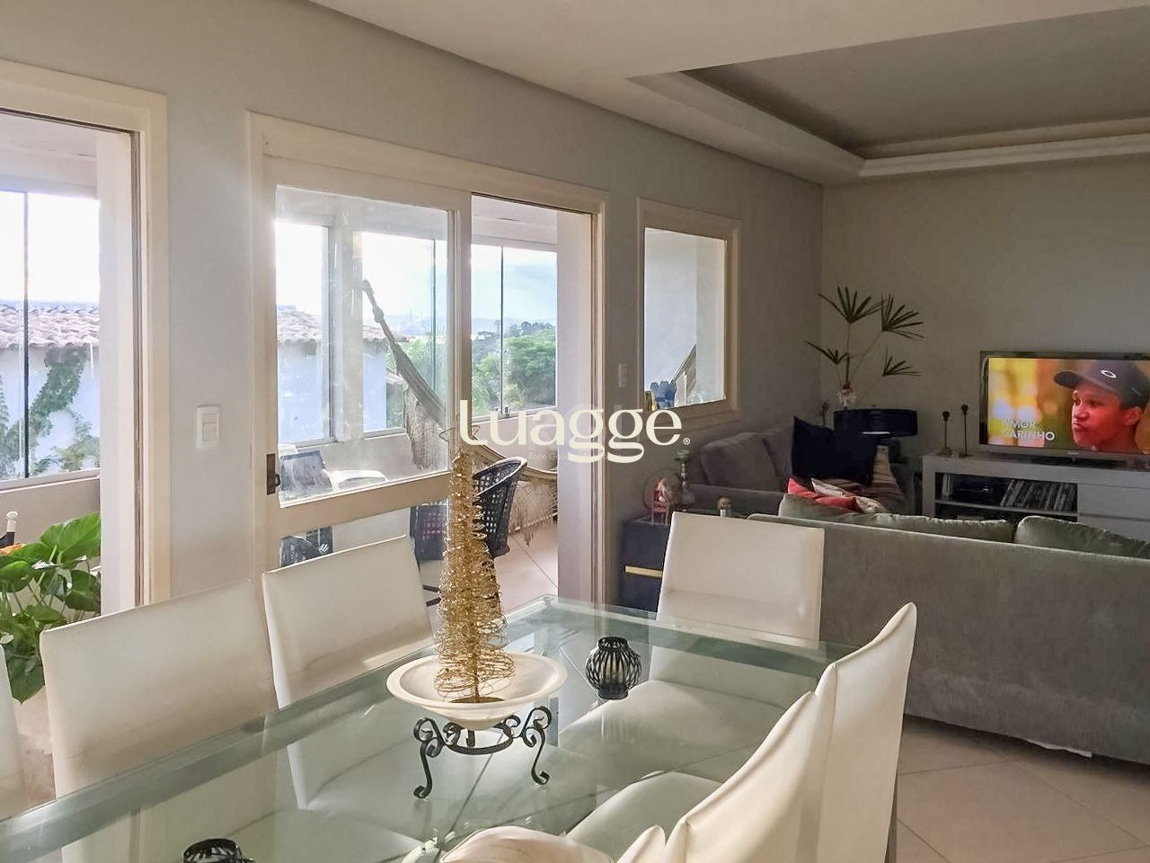 Casa à venda com 3 quartos, 280m² - Foto 1