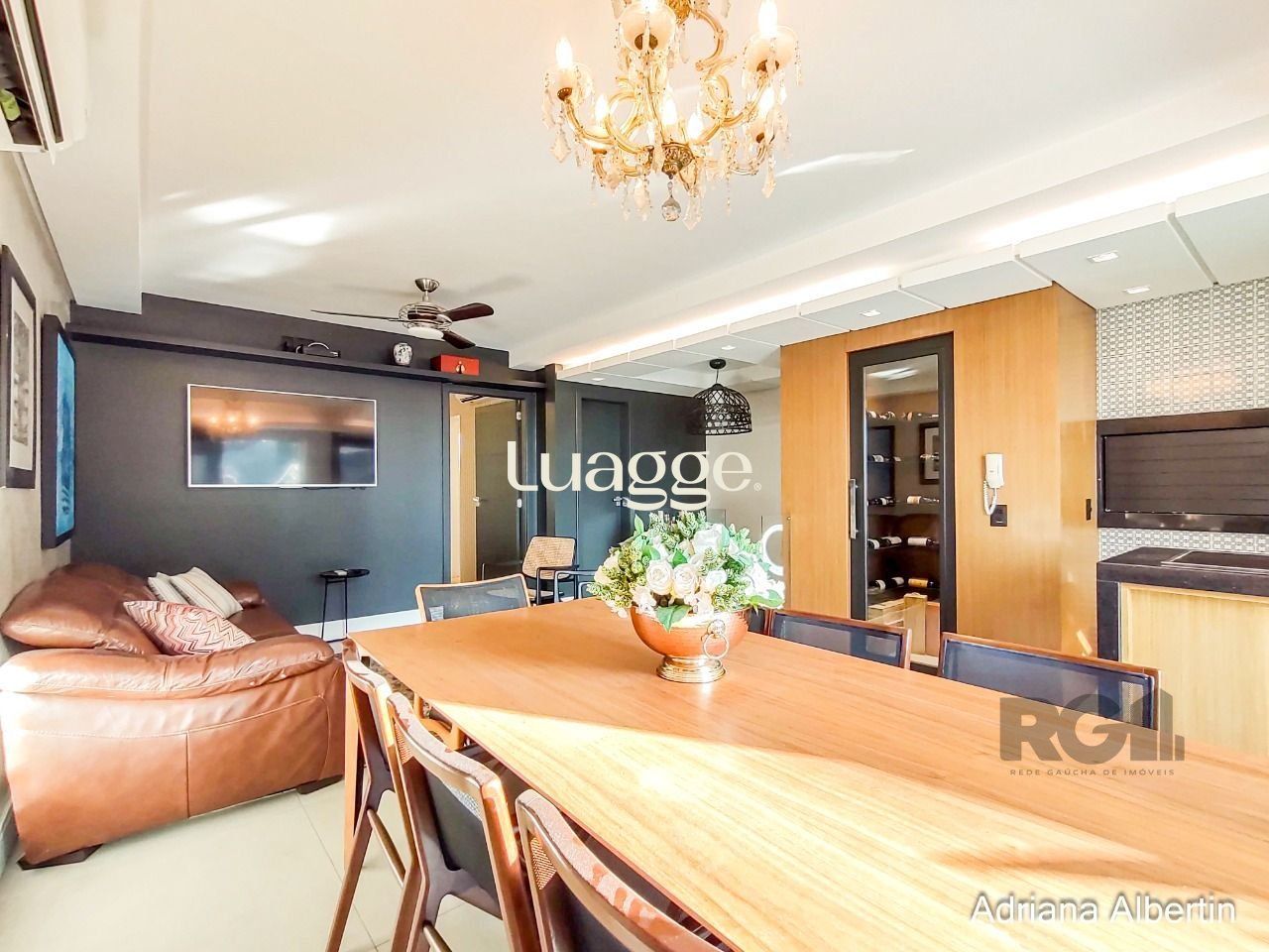 Casa de Condomínio à venda com 3 quartos, 252m² - Foto 1