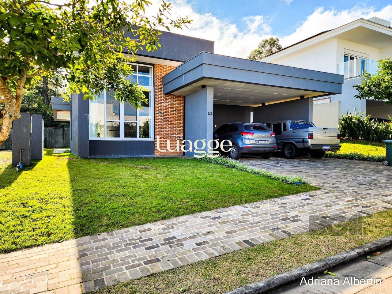 Casa de Condomínio à venda com 3 quartos, 251m² - Foto 1