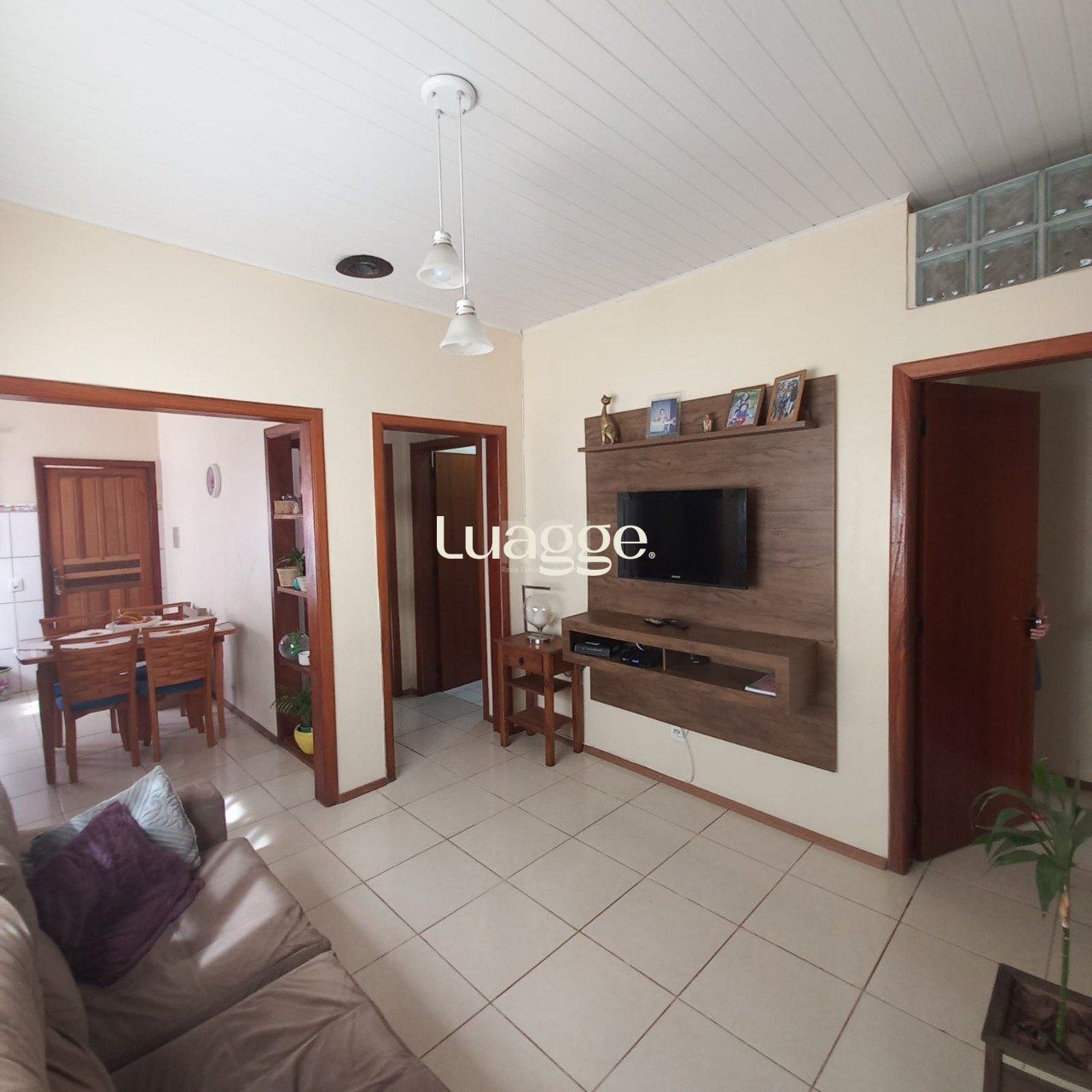 Casa à venda com 4 quartos, 149m² - Foto 1
