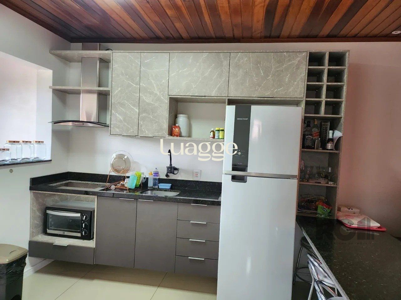 Casa à venda com 4 quartos, 98m² - Foto 3