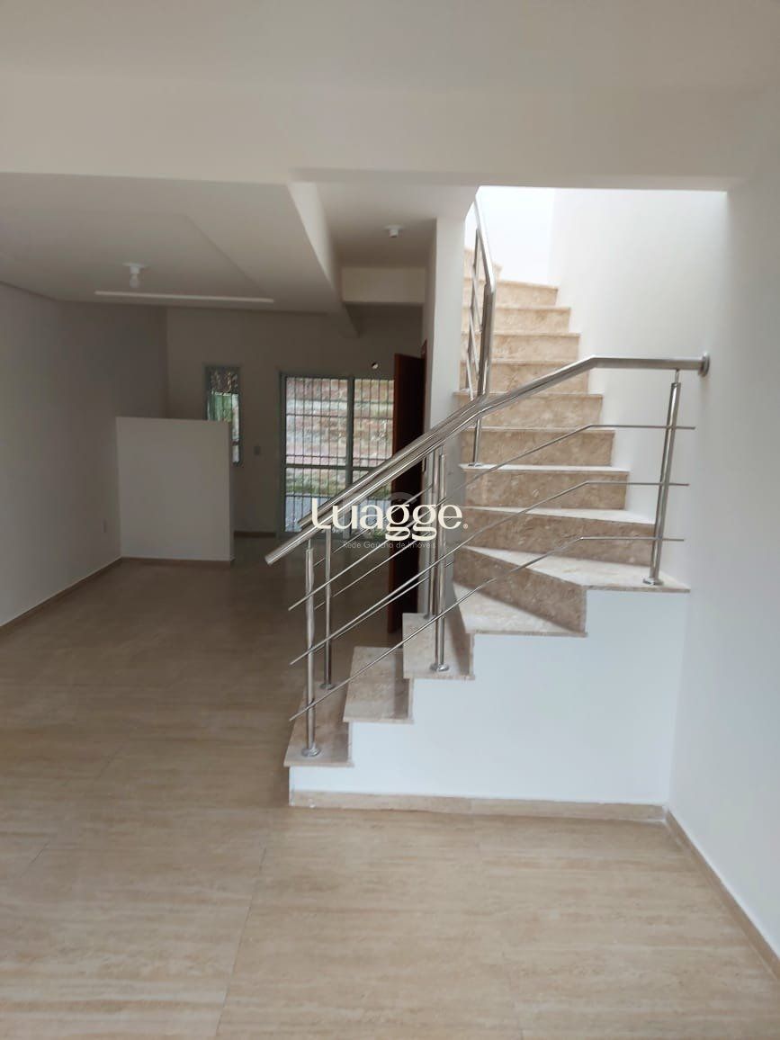 Casa à venda com 2 quartos, 108m² - Foto 3