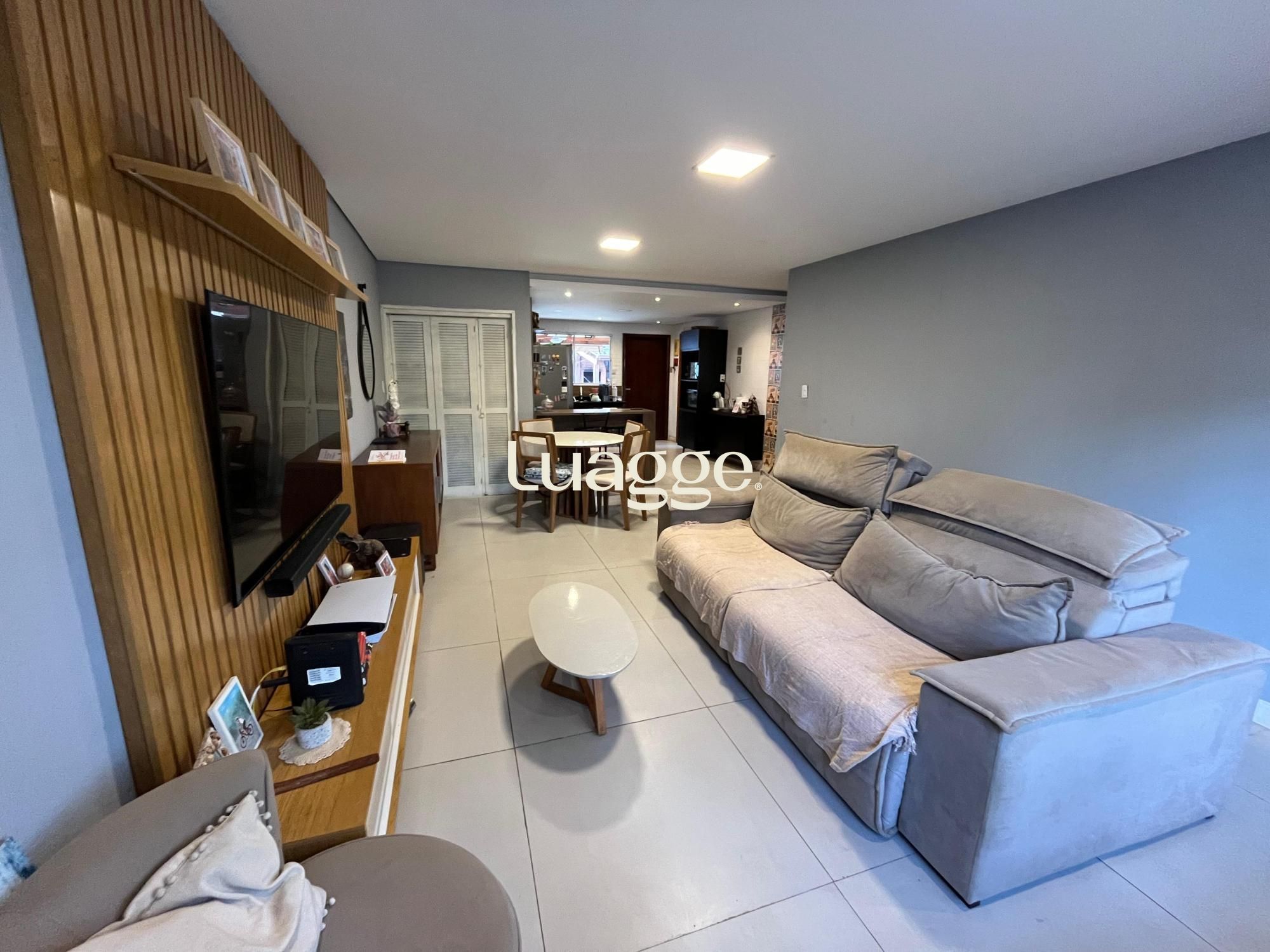 Casa à venda com 2 quartos, 137m² - Foto 2