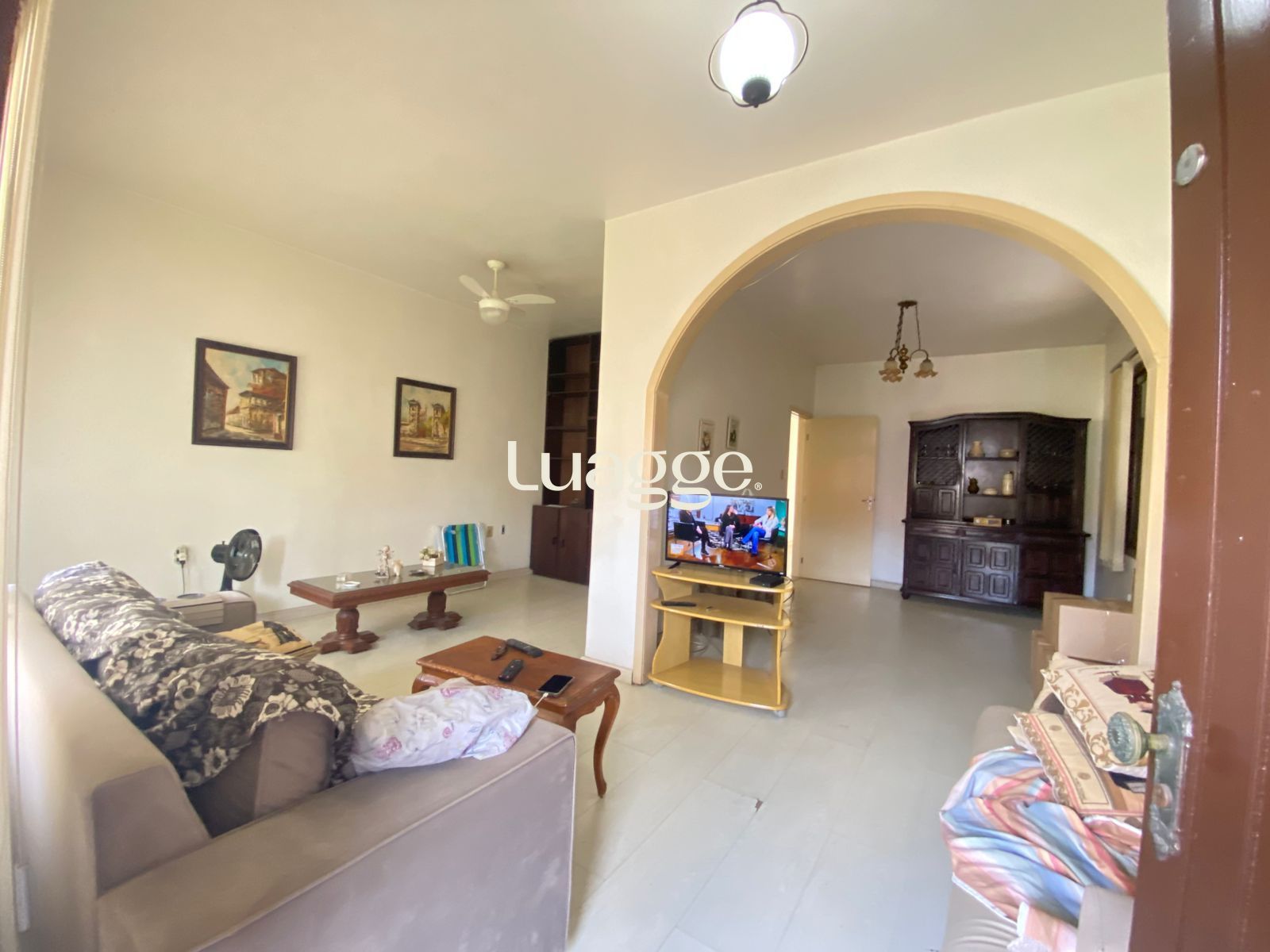 Casa à venda com 3 quartos, 222m² - Foto 4
