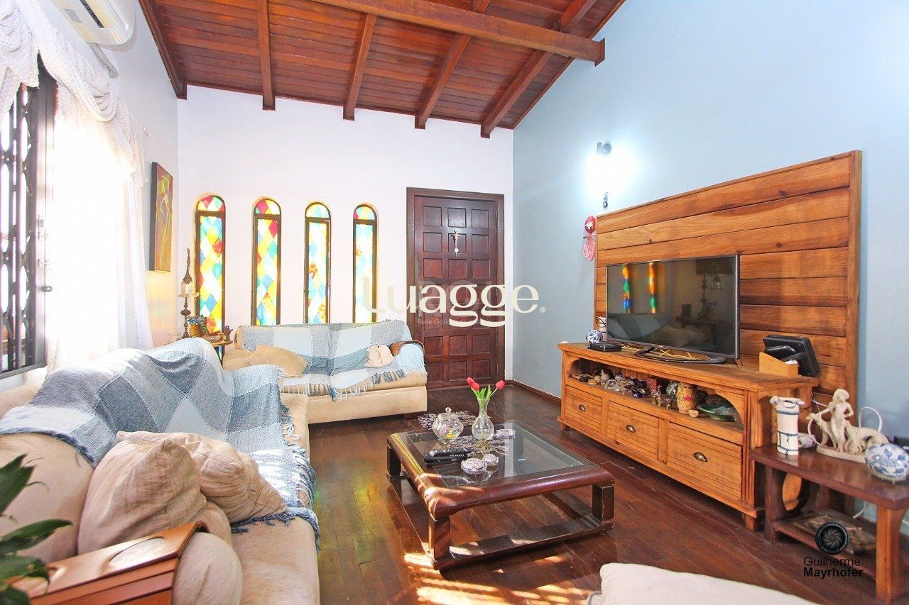 Casa à venda com 4 quartos, 248m² - Foto 3