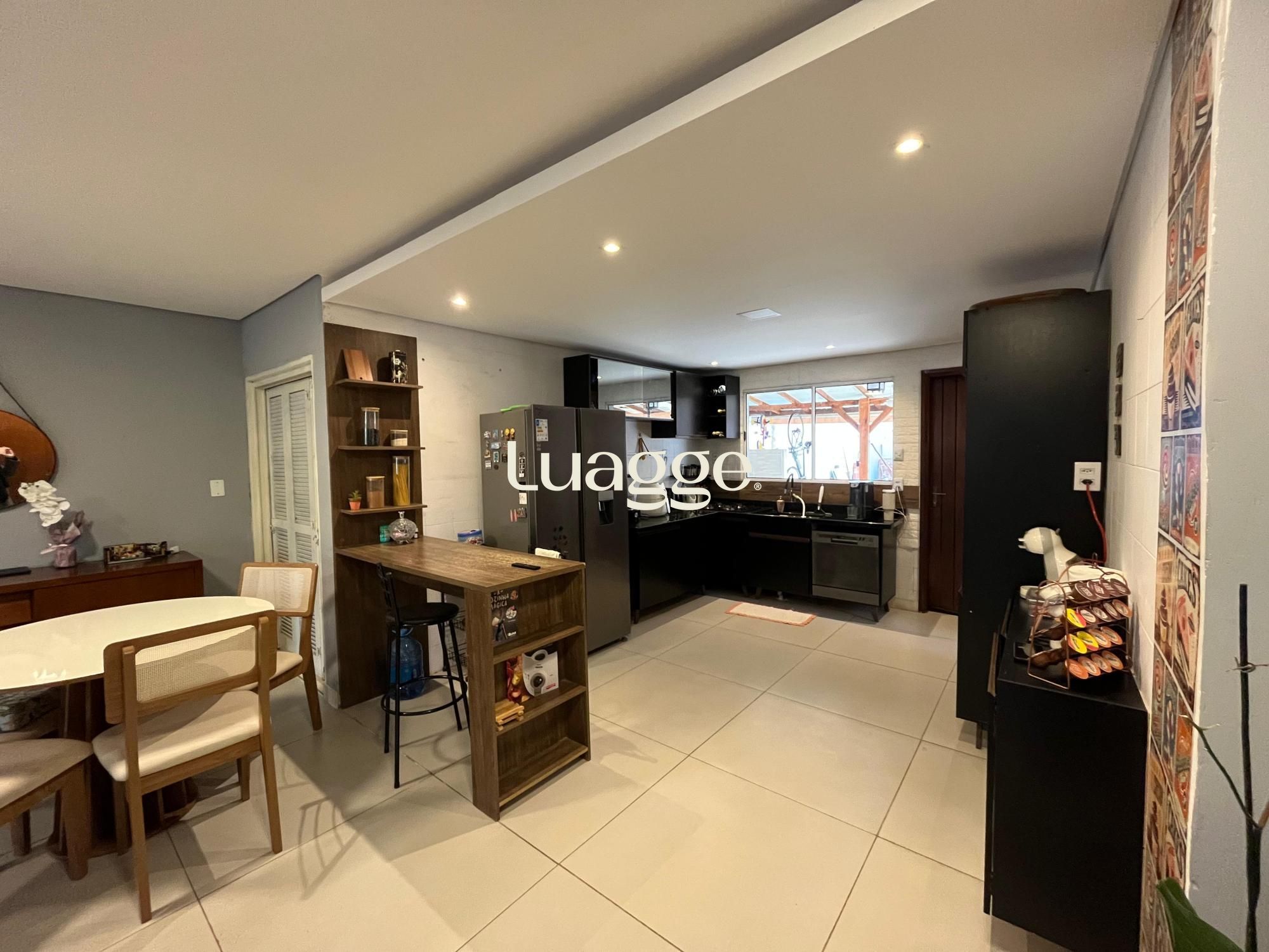 Casa à venda com 2 quartos, 137m² - Foto 4