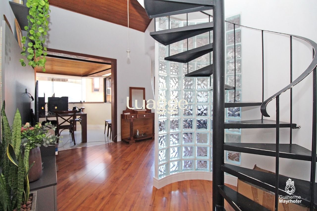 Cobertura à venda com 3 quartos, 219m² - Foto 2