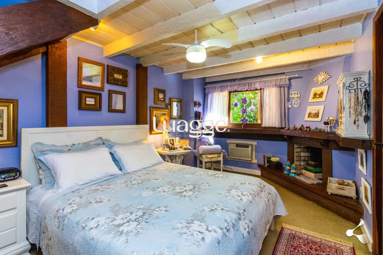Casa de Condomínio à venda com 4 quartos, 233m² - Foto 17