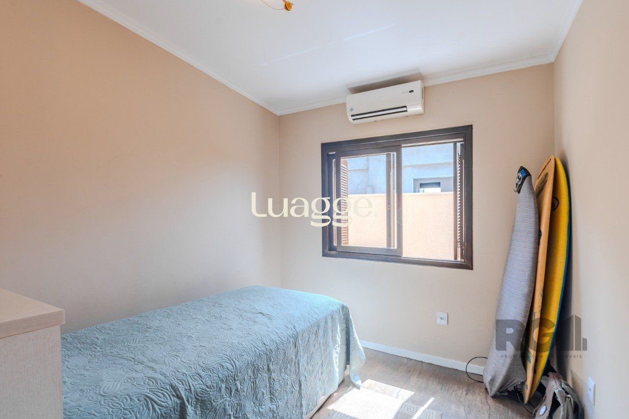 Casa à venda com 3 quartos, 216m² - Foto 18