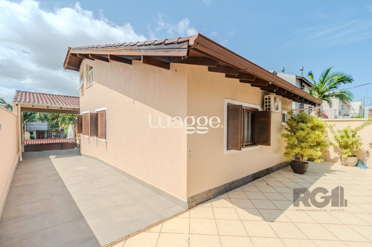 Casa à venda com 3 quartos, 216m² - Foto 12