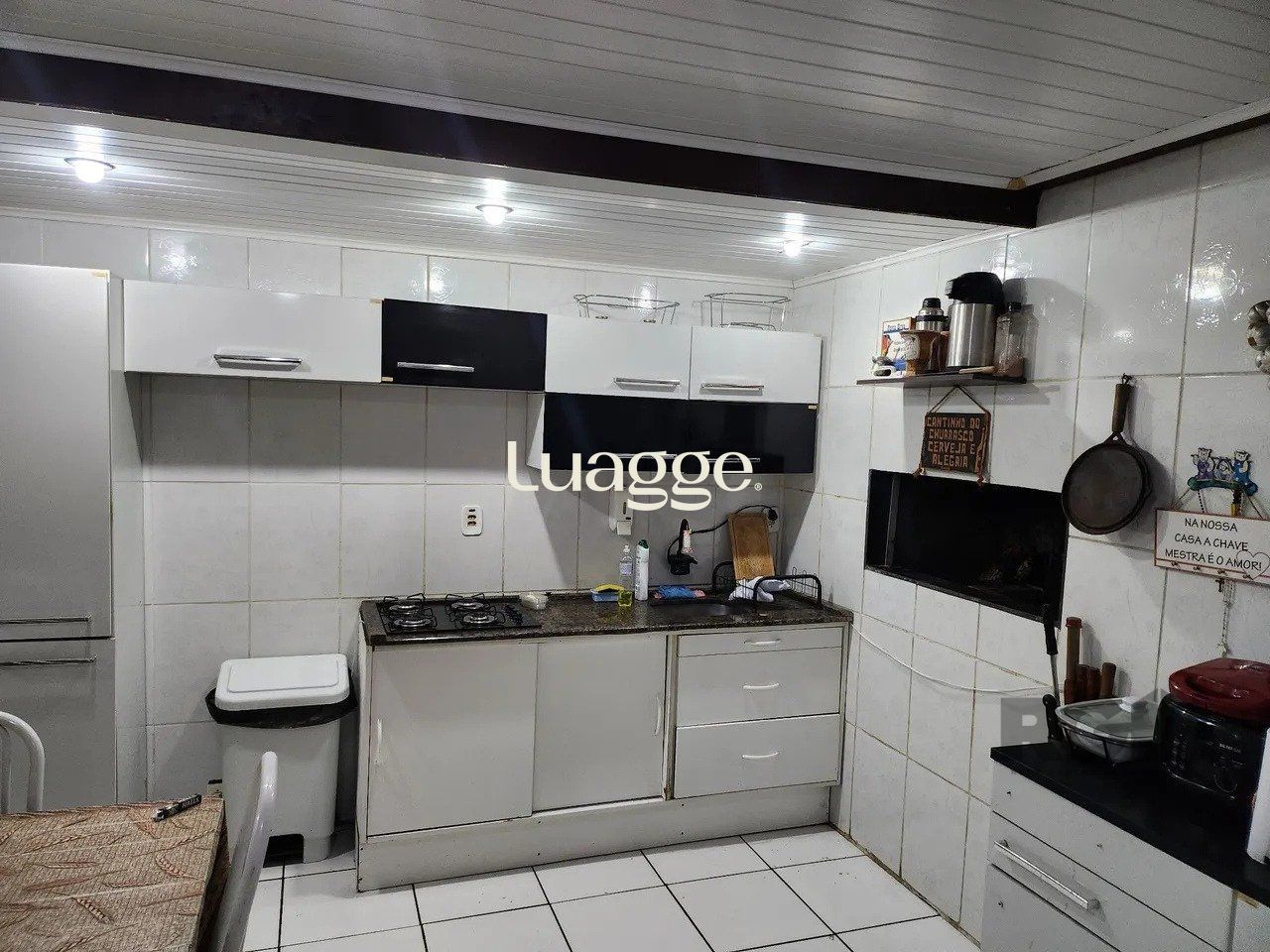 Casa à venda com 4 quartos, 98m² - Foto 13