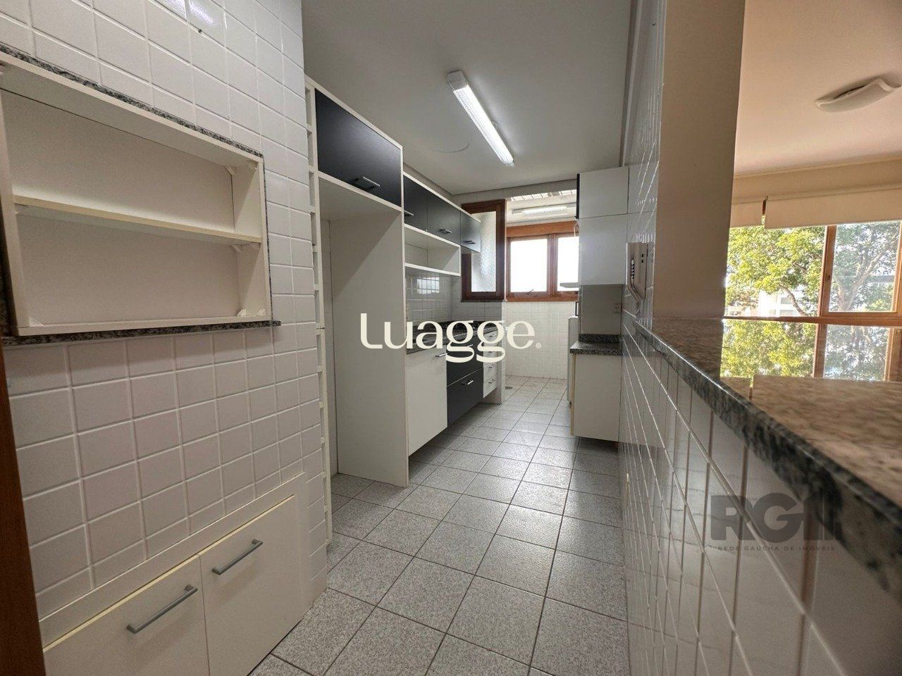 Apartamento à venda com 2 quartos, 69m² - Foto 4