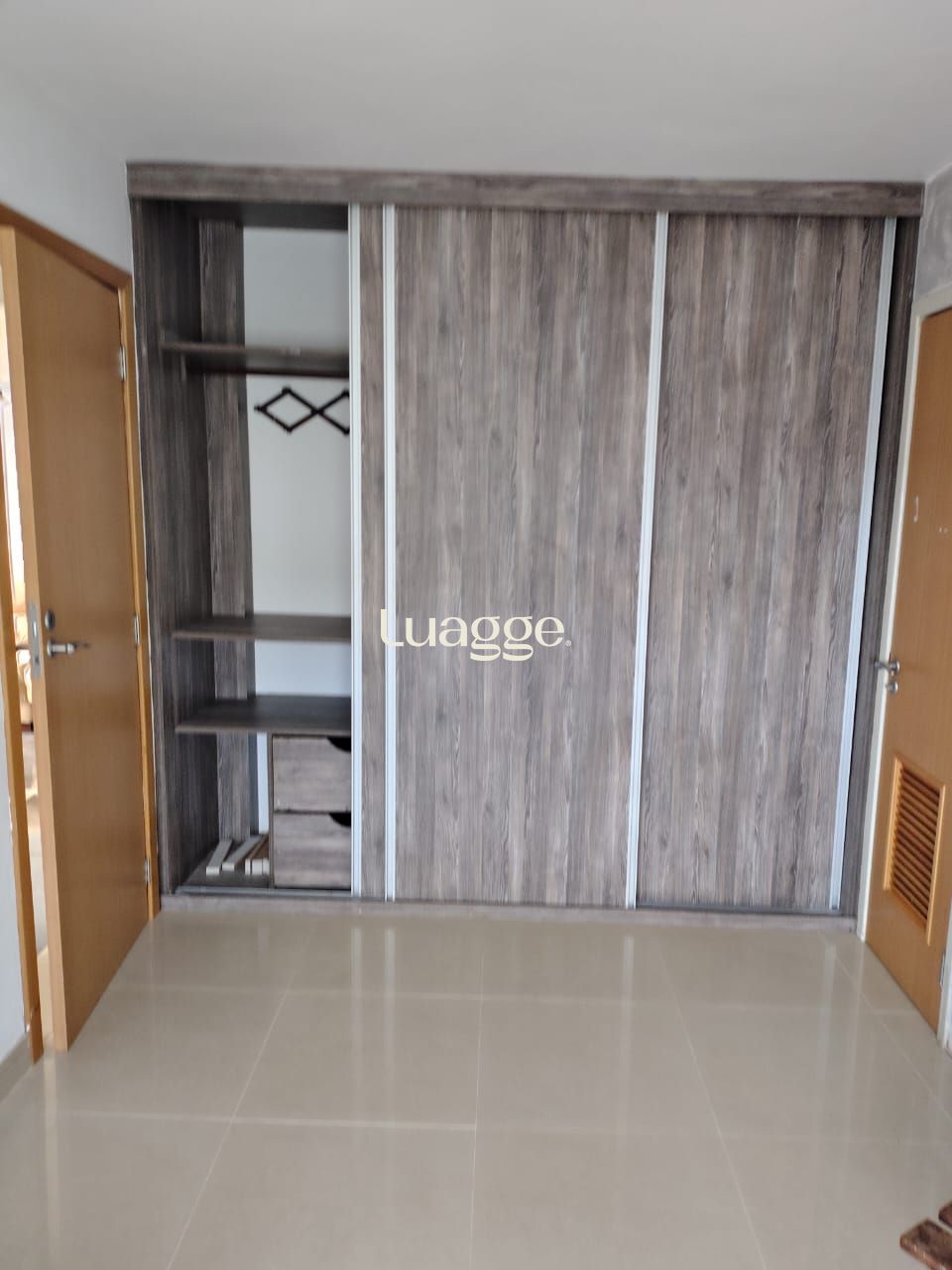 Apartamento à venda com 2 quartos, 1m² - Foto 3