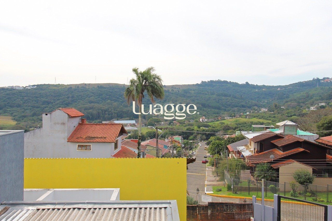 Casa à venda com 3 quartos, 340m² - Foto 1