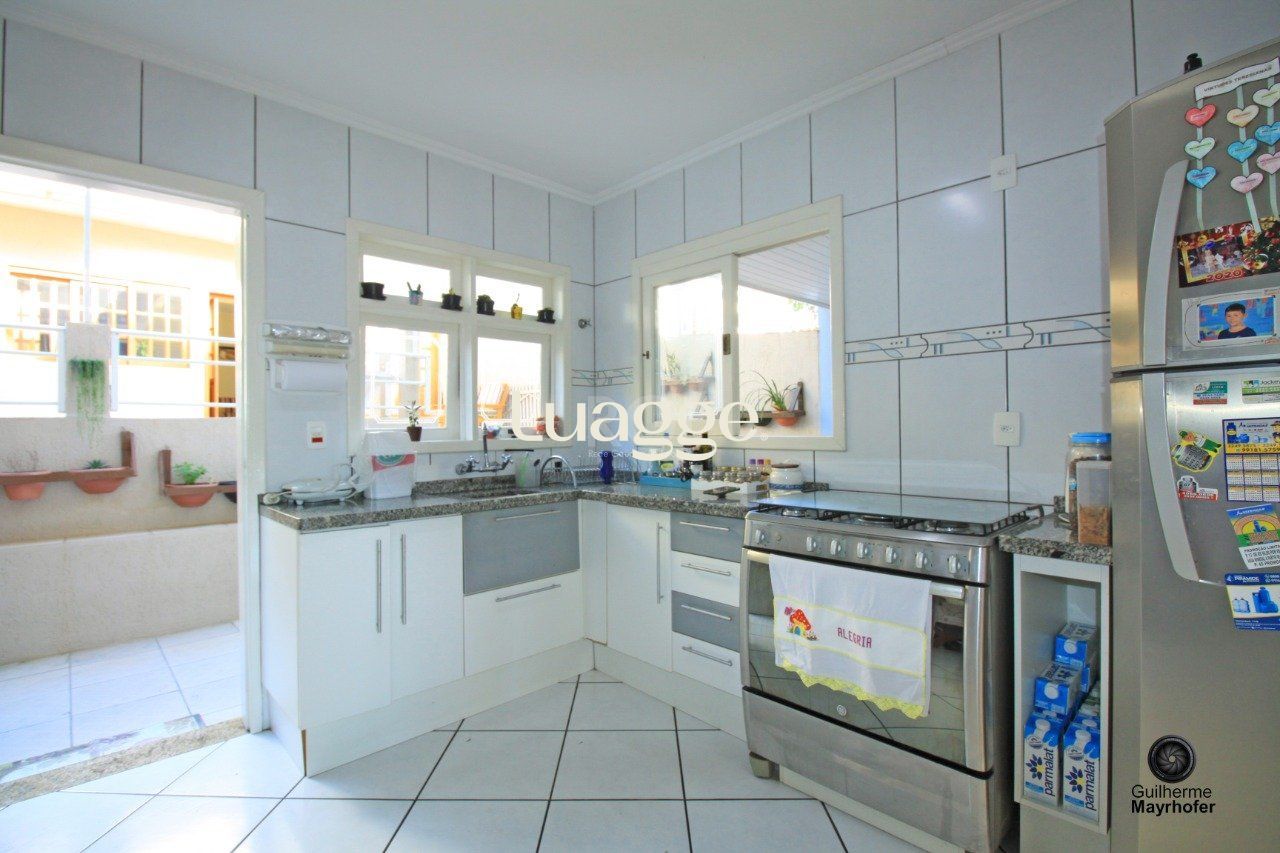 Casa à venda com 3 quartos, 327m² - Foto 11