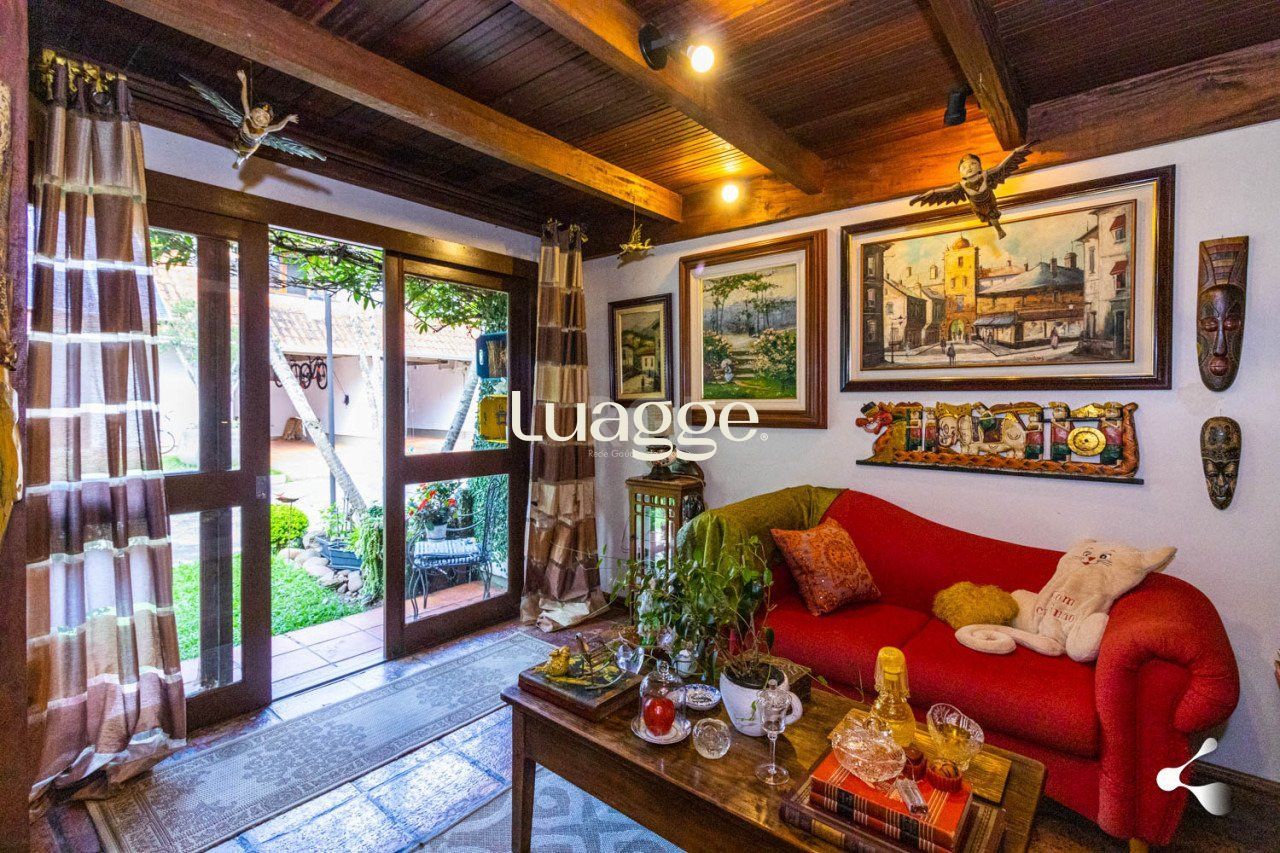 Casa de Condomínio à venda com 4 quartos, 233m² - Foto 1