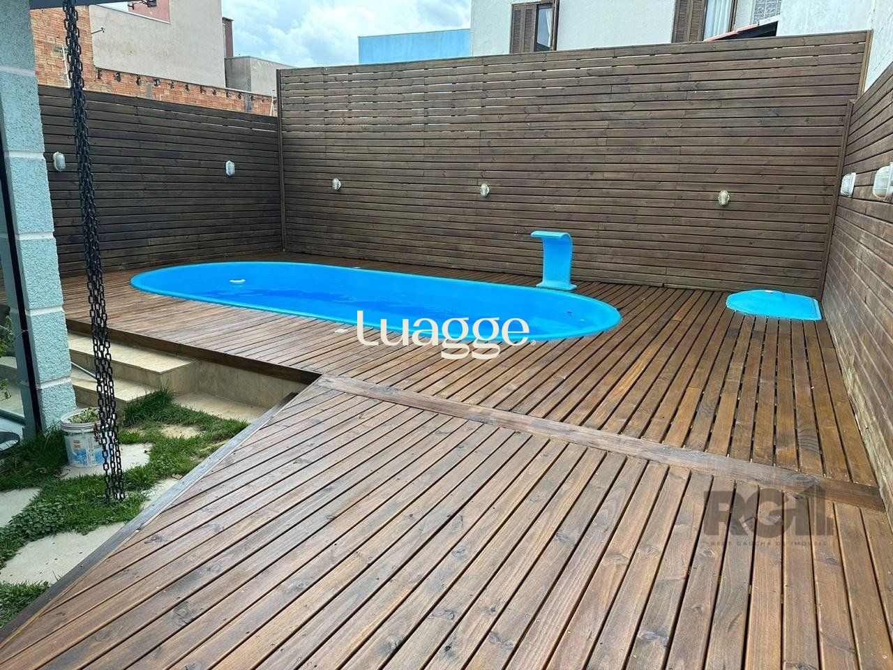 Casa à venda com 3 quartos, 207m² - Foto 2