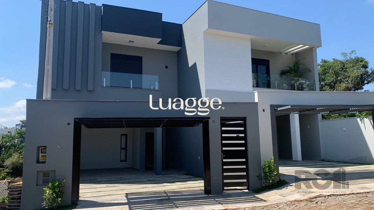 Casa à venda com 3 quartos, 234m² - Foto 1