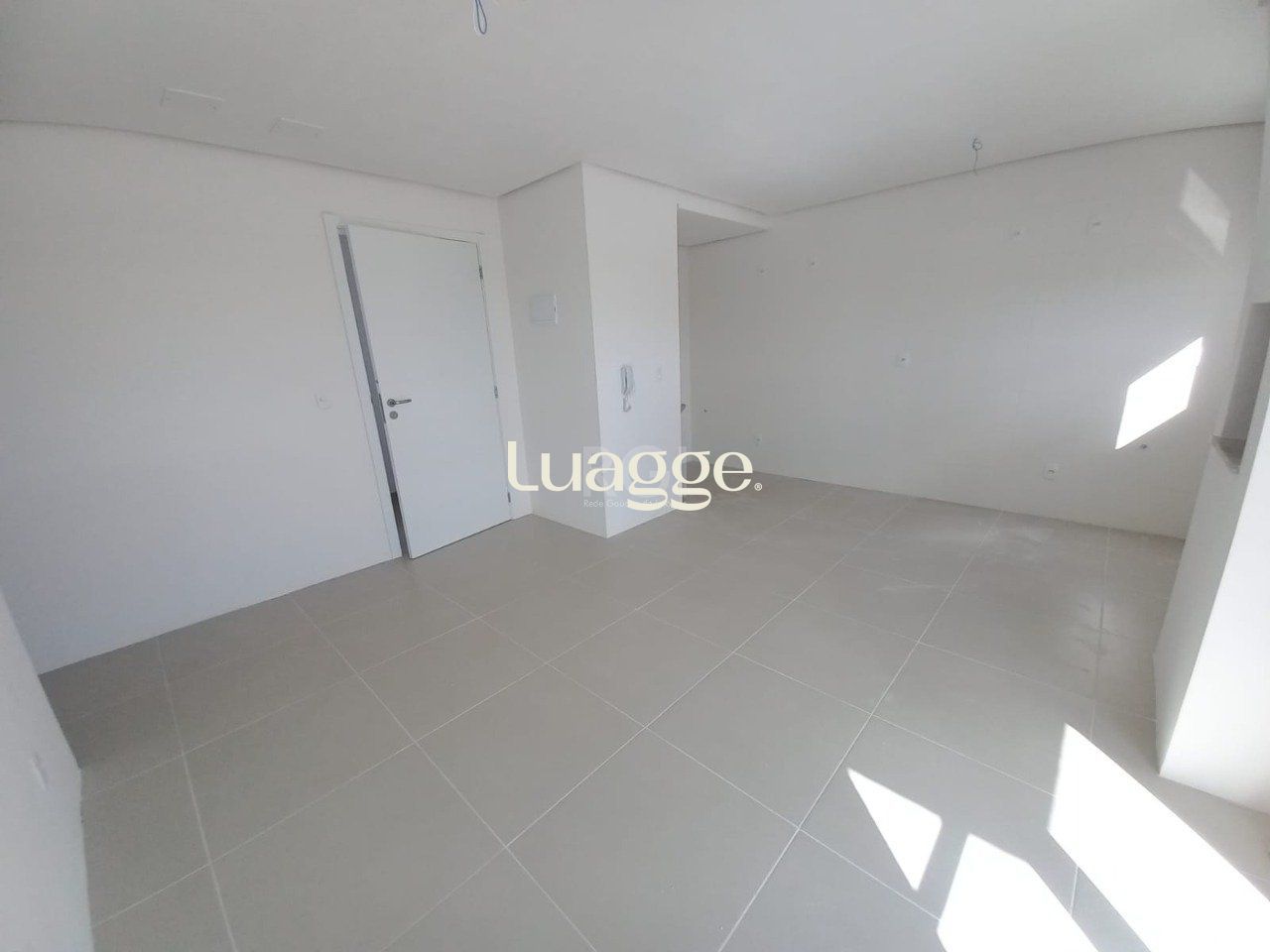 Apartamento à venda com 2 quartos, 56m² - Foto 3