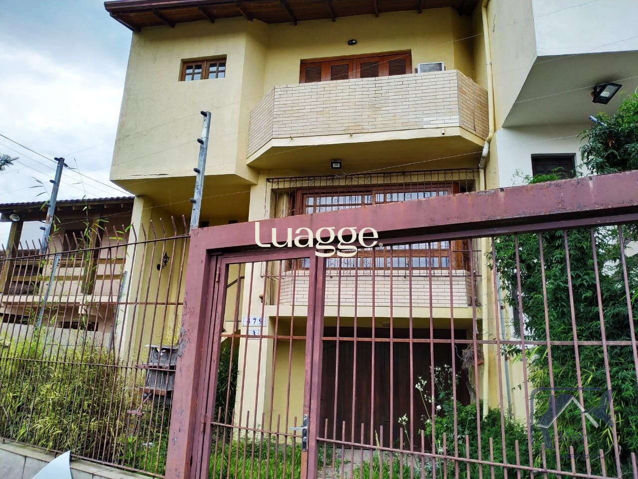 Casa à venda com 3 quartos, 219m² - Foto 2